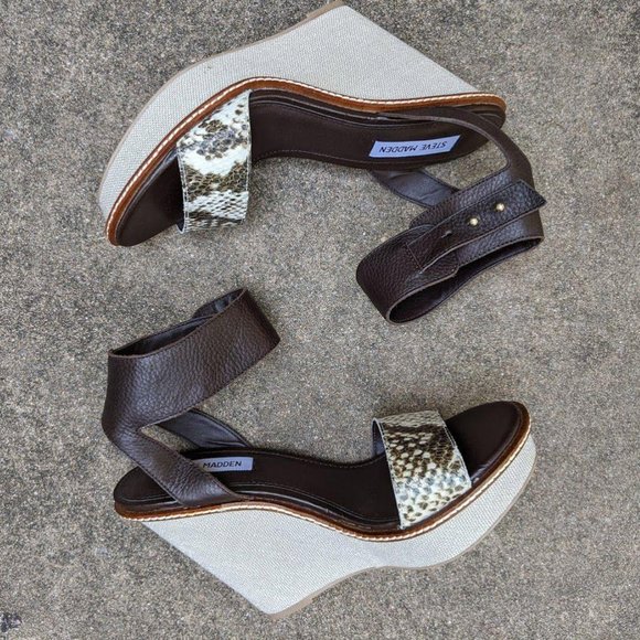 Steve Madden Shoes - NWOT Steve Madden Bevrlie Snake Print Wedges 8